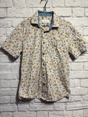 Rue Saint-Patrick Montreal Short-Sleeve Floral Button-Up Shirt Small